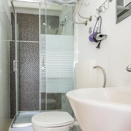 Awesome In With Jacuzzi Holiday home