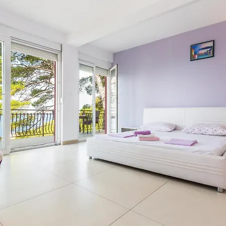 Awesome In With Jacuzzi Holiday home Brela